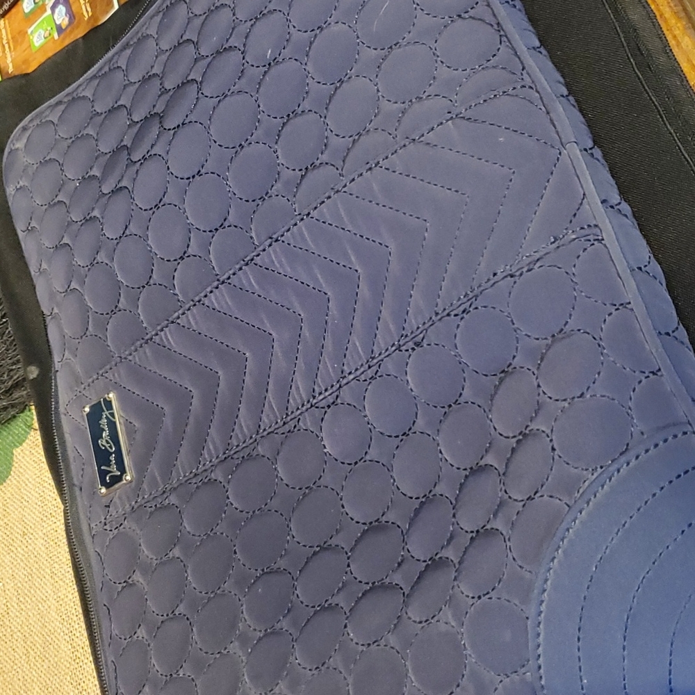💜💙💚VERA BRADLEY SOFT LAPTOP CASE - Picture 6 of 6
